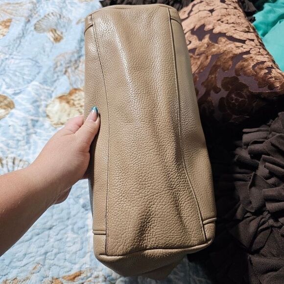 Coach Ava Chain Tote in Pebbled Leather - Picture 5 of 8